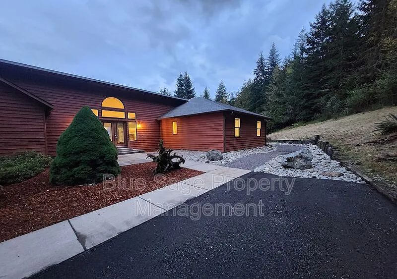 1965 Baker View Dr