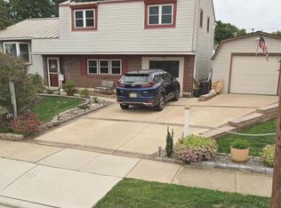 125 Colonial Rd, Edgewater Park, NJ 08010