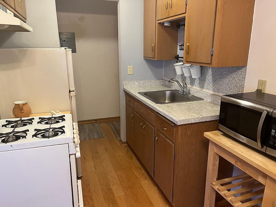 1st image of 1015 W 26th St APT 103
