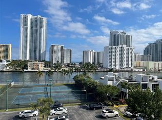 1000 Parkview Dr APT 626, Hallandale Beach, FL 33009