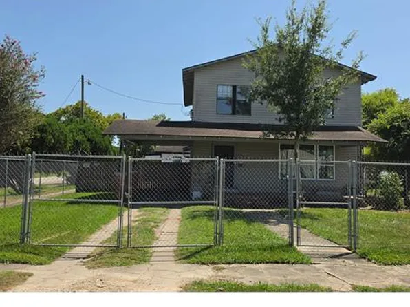 1405 Evalon St #A, Beaumont, TX 77701