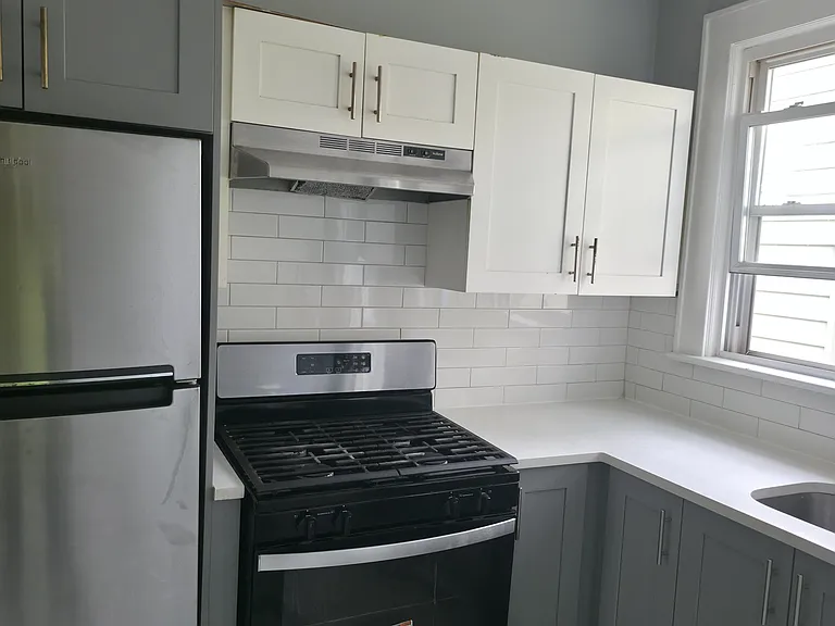 549 20th St #3 — Photo 4