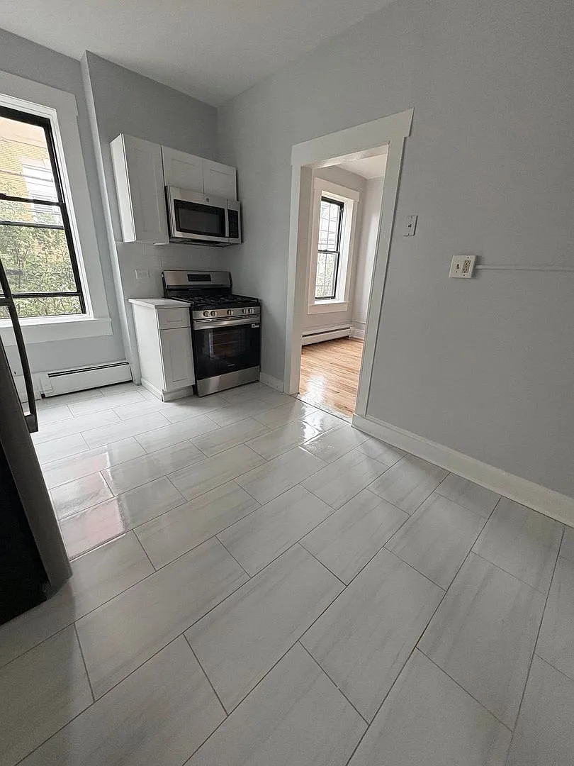 325 - UC 325 34th Street, LLC — Photo 3