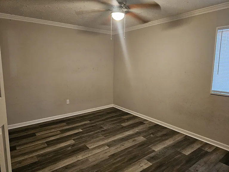 107 Huntley Dr — Photo 3