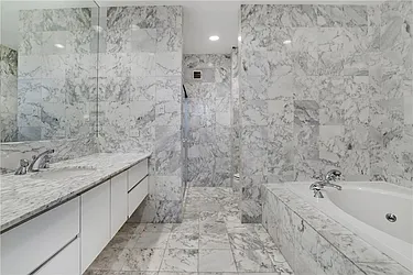 Rented by R New York