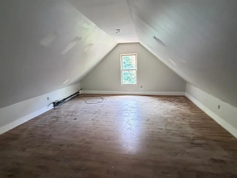 147 Roff St #2 — Photo 4