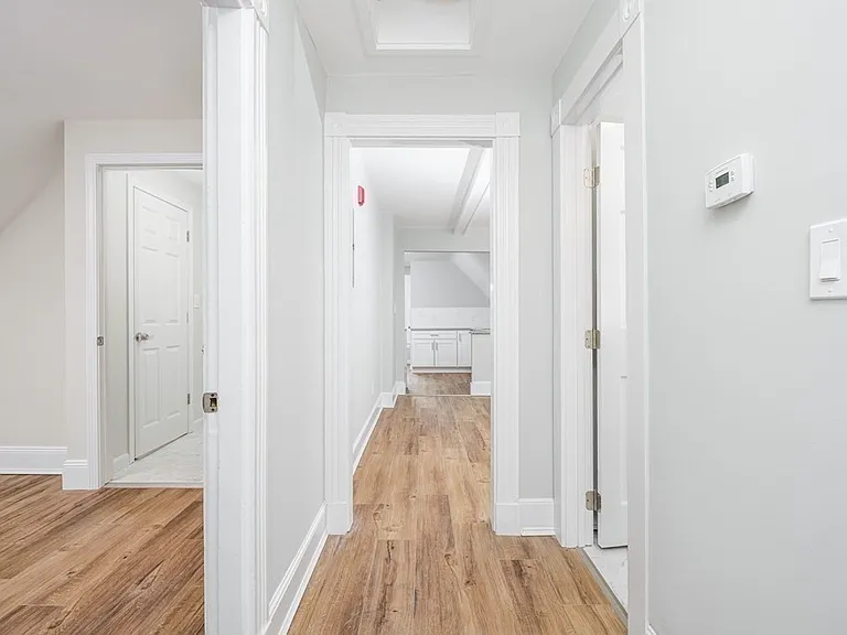 39 Perry St #3 — Photo 2