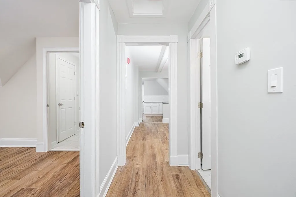 Building Photo - 39 Perry St #3