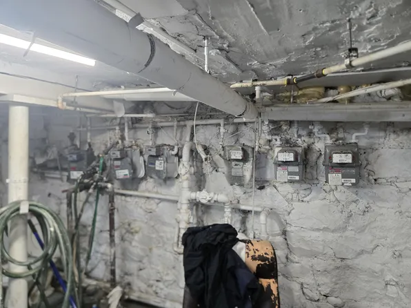 1530 Gates Avenue image 16 of 19