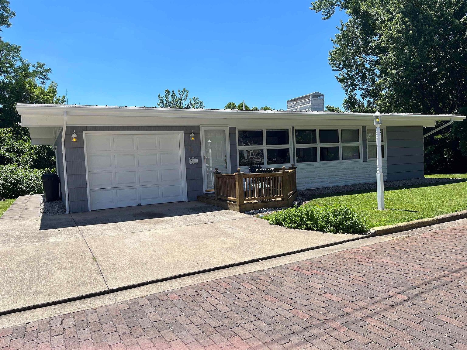 711 Division St, Russell, KY 41169 Zillow