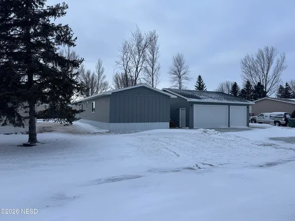 142 18th Ave SW, Watertown, SD 57201