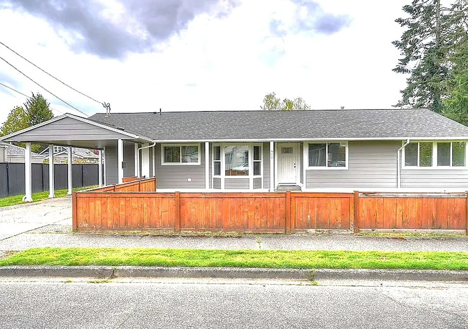 Rooms for rent in 4bedroom/2ba Downtown Puyallup Duplex (Room rents starting at $850 - $1,100) — Photo 1