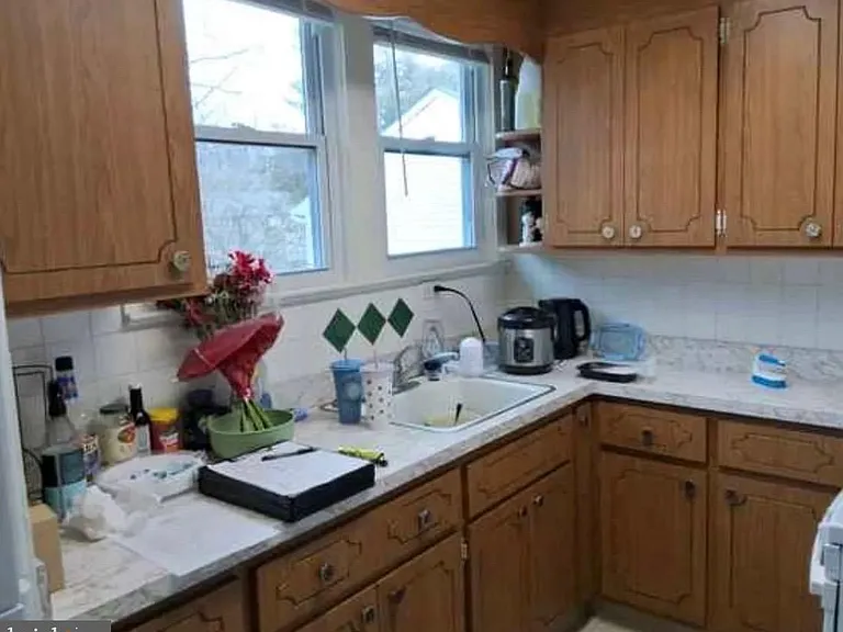 303 Ellis St — Photo 3