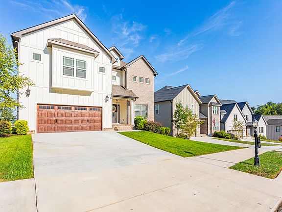 2nd image of 9826 Trestle Cir