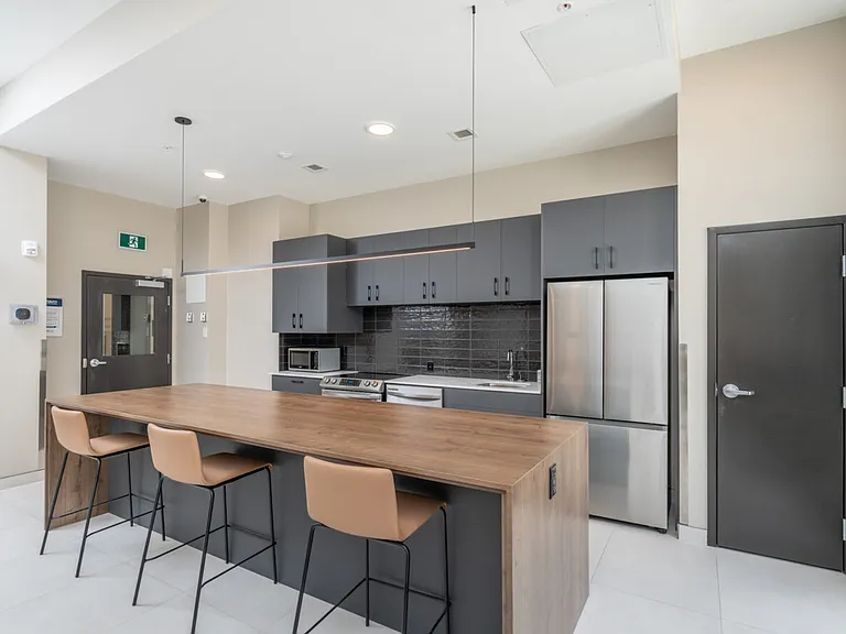 70 Park Pl E — Photo 18