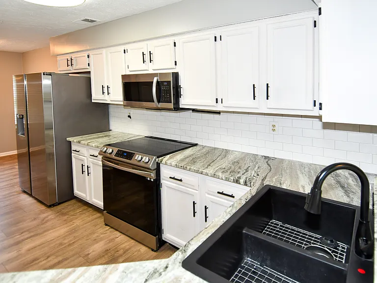 13703 Lord Sterling Pl — Photo 3