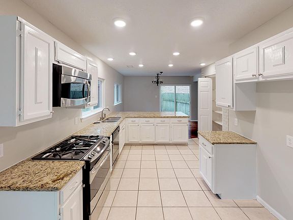 5th image of 13 Hickorybark Dr