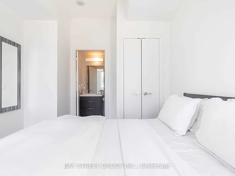 30 Nelson St E #1603 — Photo 5