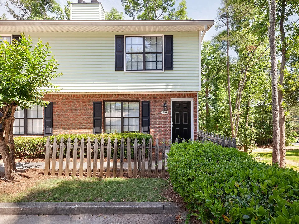3109 Destin Cir