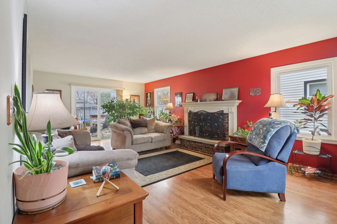 next background image