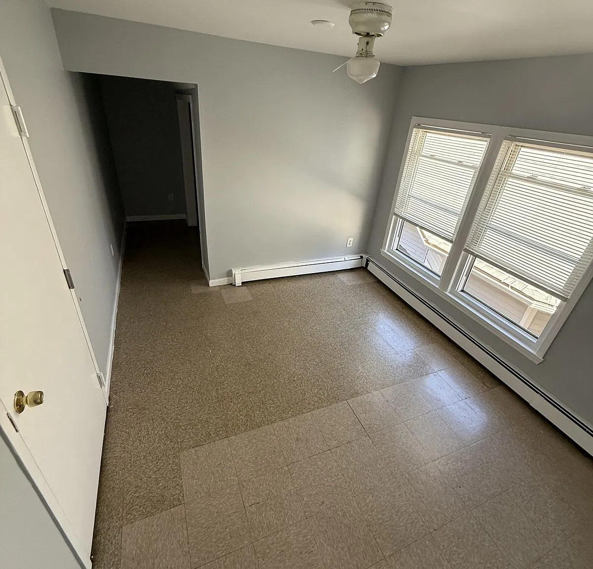 1 bed, 200 sqft, $700 — Photo 3