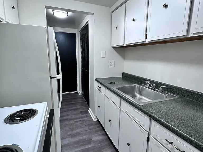 428 Wayne St #D — Photo 2