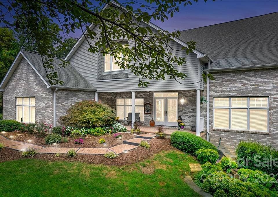1st image of 1406 Woodsong Dr