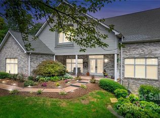 1406 Woodsong Dr, Hendersonville, NC 28791