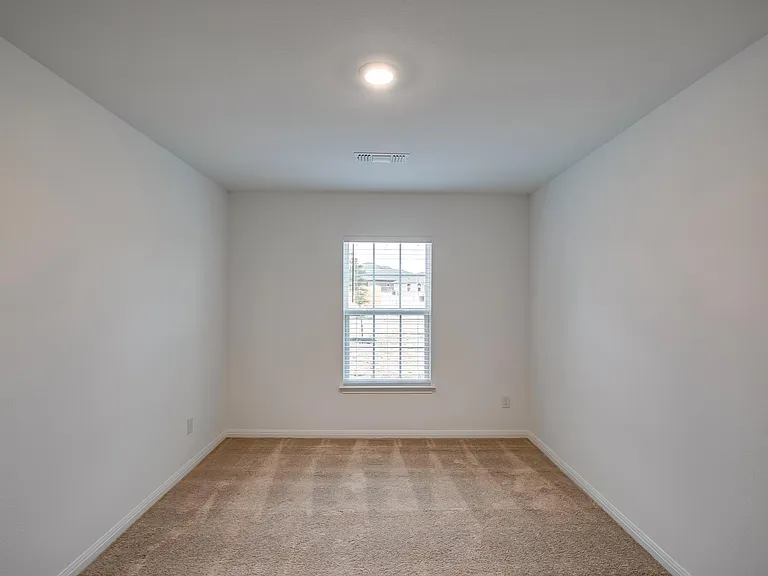 617 Riverdale Dr — Photo 8
