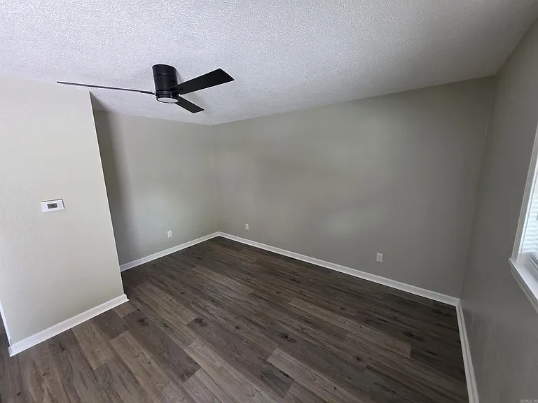 2718 Kenwood Rd #28 — Photo 1