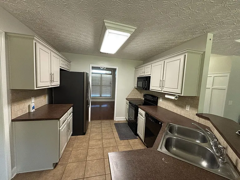 39 Taylor Way — Photo 7