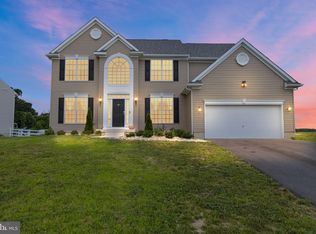 214 Gardenbrook Dr, Smyrna, DE 19977