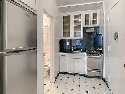 Rented by Halstead Real Estate | media 10