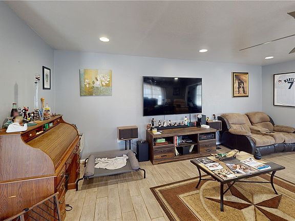 5th image of 1902 Halbert St