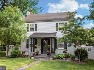 38 Park Rd, Reading, PA 19609