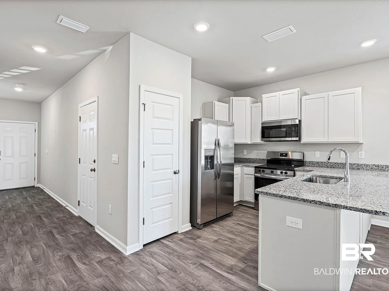 3 bed, 2.5 bath, 1437 sqft, $1,850 — Photo 3