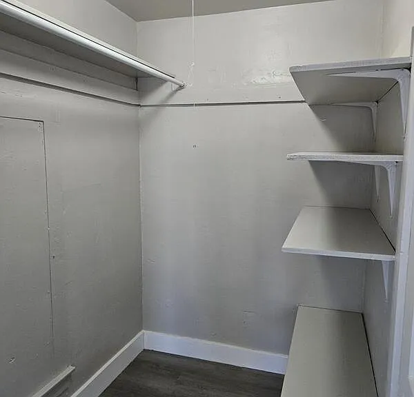 526 Newbury St — Photo 14