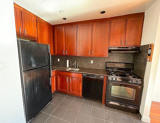 1st image of 34-10 42nd St #3L