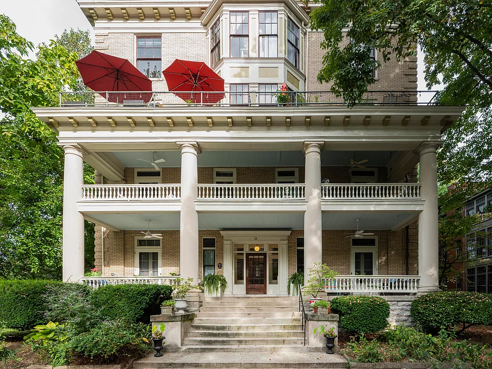 25 Hampton Ct #7