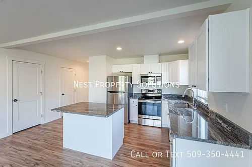 1073 S Grand Dr #A Photo 1