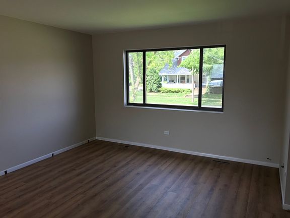 2nd image of 332 2nd St APT A