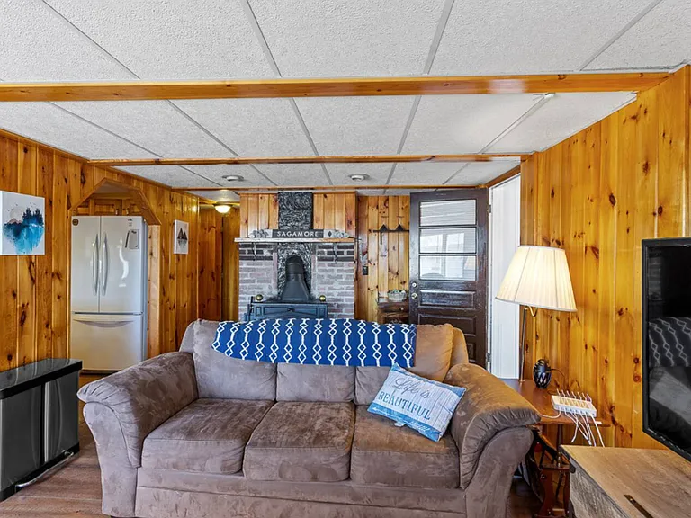 858 S Shore Rd — Photo 36