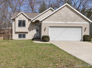 1721 Harding St NW, Grand Rapids, MI 49544