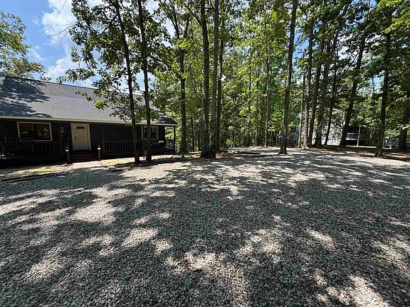 3rd image of 410 Murray Ln