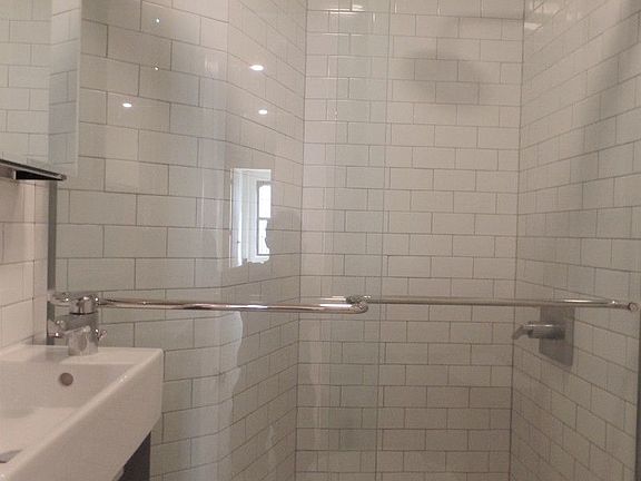 4th image of 1764 1st Ave #3SW