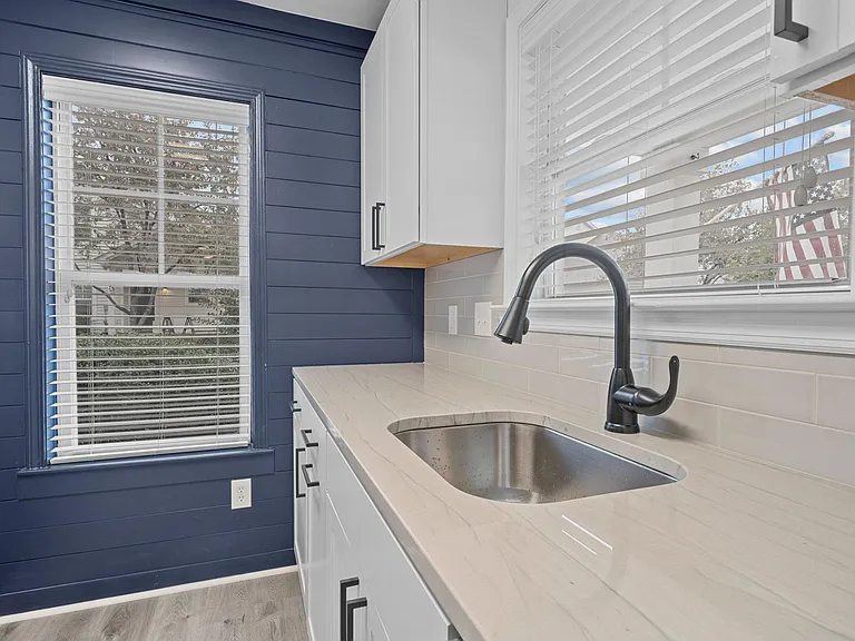 7926 Camden Hollow Rd — Photo 3