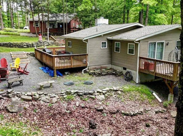 115 Hidden Ln, Greentown, PA 18426