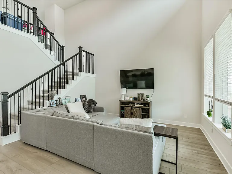 9243 Trimble Landing Dr — Photo 10