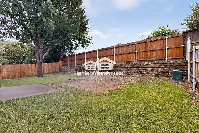 9113 Warren Dr — Photo 43