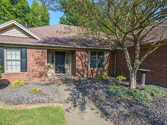 4th image of 4325 Brookhill Dr